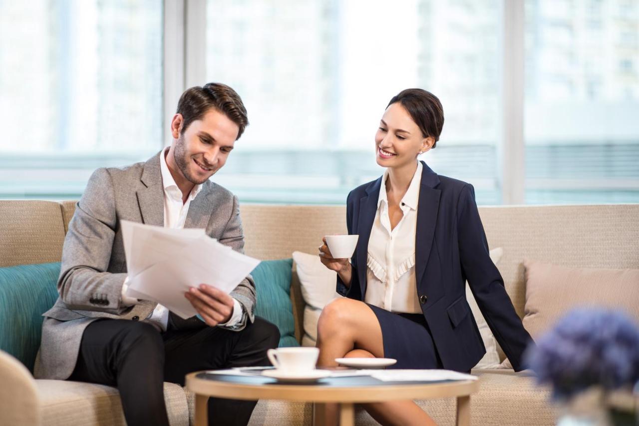 מלון Ascott Embassy Sathorn בנגקוק מראה חיצוני תמונה A business meeting